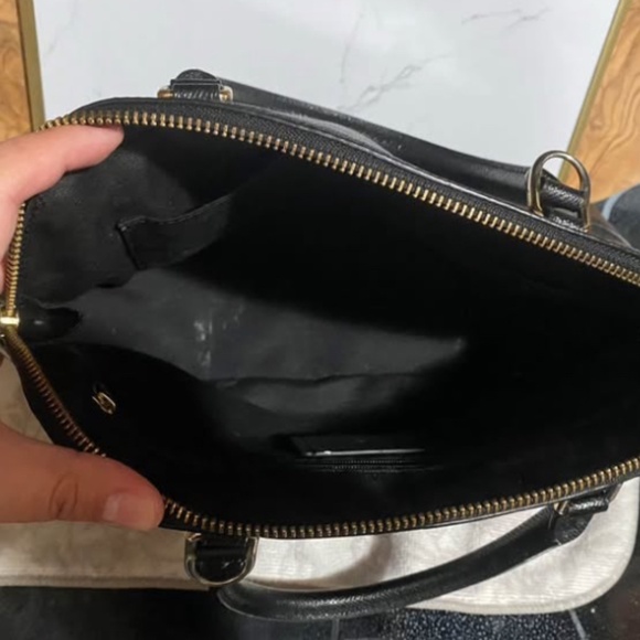 Black Coach handbag - Picture 5 of 5